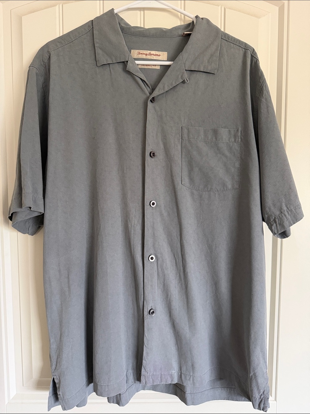 Tommy Bahama 100% Silk Men’s Slate Gray Short-Sleeve Camp Shirt